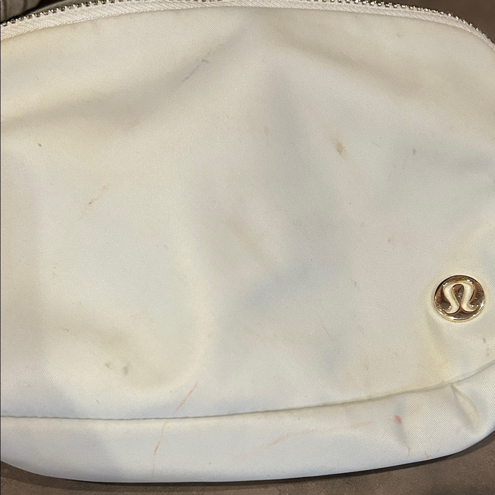 Lululemon light Gray Belt Bag with Gold Logo - Picture 2 of 3